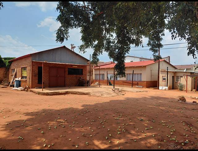2,430M² RETAIL FOR SALE IN MOKOPANE CENTRAL